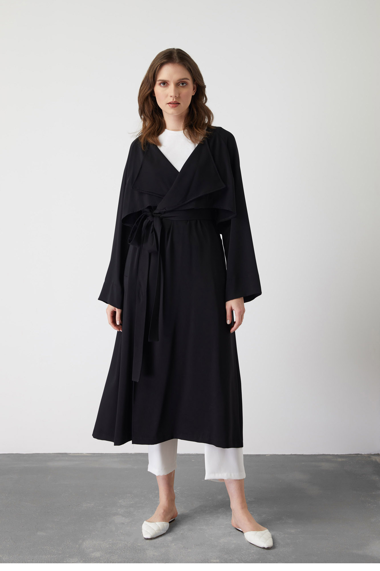 BELİ LASTİKLİ SİYAH TRENCH
